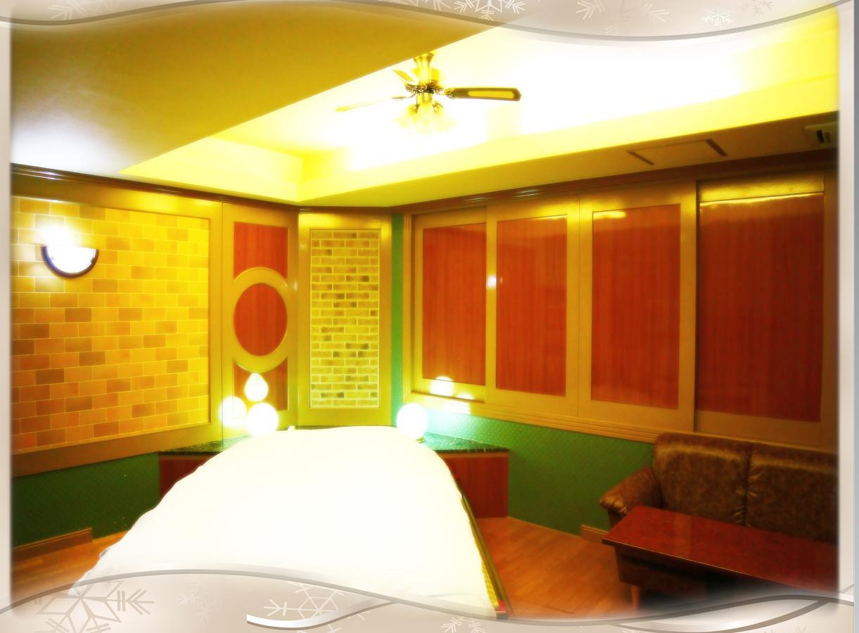 Kyoto Hotel Crown (Adults Only) Exterior photo